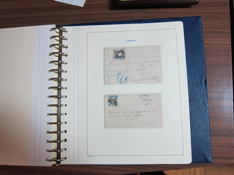 0019 (43).JPG -     Lote:    19      Marcofilia      Lotes Especiais       Descrição:         Portugal. Colecção especializada de carimbos de duplo círculo, tipo 1852, montada em 4 álbuns Lindner, com selos de diversas emissões e cartas, com estudo minucioso de cada marca. Lote a ver.         Lote       Valor Base:     &euro; 2.500,00     Valor Venda:     Retirado     